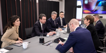 Kurti në Londër takon kreun e BERZh-it, diskutohet për projekte infrastrukturore dhe mbështetje për sektorin privat