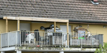 Babai e mbylli në furgon për gati 500 ditë, 9-vjeçari humbet aftësinë për të ecur