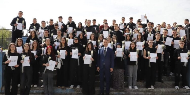 Faton Peci me aktivitet për të pagjeturit në veri, reagon kryetari i Mitrovicës së Veriut: Mungesë respekti e ndërhyrje në kompetencat komunale