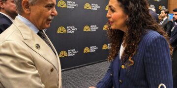 Osmani në Antalya e takon presidentin Sharif, e vlerëson Pakistanin për rolin në negociatat SHBA-Iran