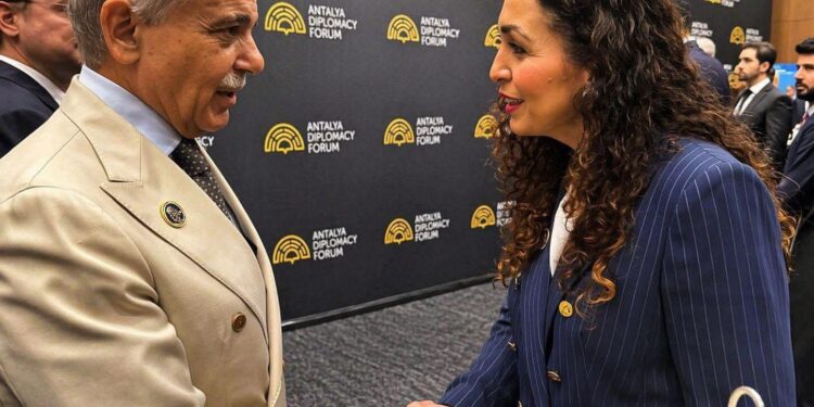 Osmani në Antalya e takon presidentin Sharif, e vlerëson Pakistanin për rolin në negociatat SHBA-Iran