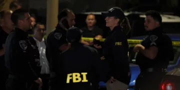 FBI kontrolle në një shtëpi në Los Angeles, dyshohet se i përket autorit që hapi zjarr në darkën e Trump