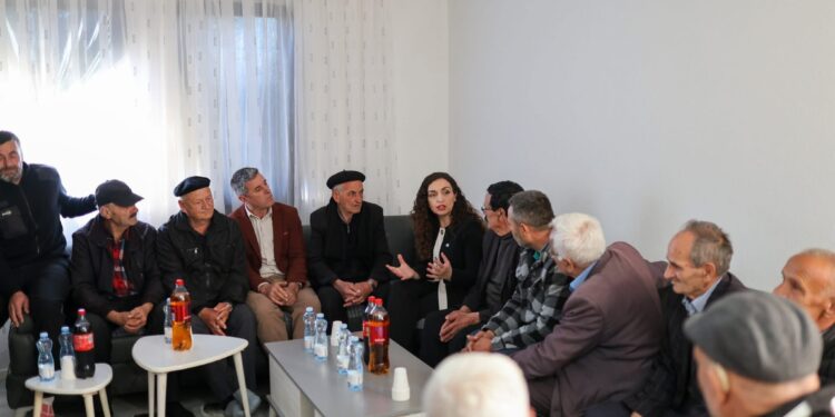 Osmani vizitë në fshatin Dumnicë të Podujevës: Mikëpritje e veçantë, bashkëbisedim i sinqertë