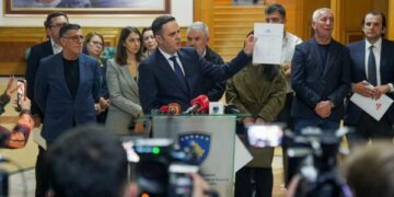 “Abdixhiku me 15 nënshkrimet ia kalli lojën Vetëvendosjes“