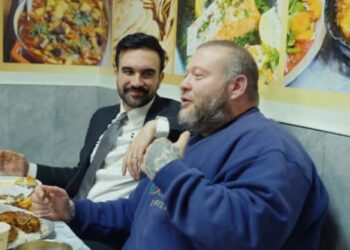 “Ju bëftë mirë”: Kryetari i Nju Jorkut flet shqip, reperi me origjinë shqiptare i tregon për traditat