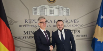 Ambasadori gjerman takohet me Maqedoncin, përmend ndihmë 3 milionëshe nga Gjermania për 5 projekte për FSK-në