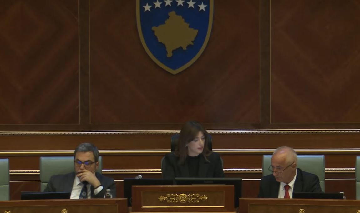 Ndryshon rendi i ditës së seancës plenare të Kuvendit – kush e mbështeti, e kush jo?