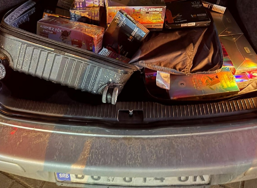 Policia Kufitare e Jugut ndalon veturën serbe, hyri në mënyrë ilegale në Kosovë me mallra të kontrabanduara!