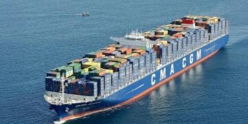 Një anije franceze kalon ngushticën e Hormuzit për herë të parë që nga fillimi i luftës