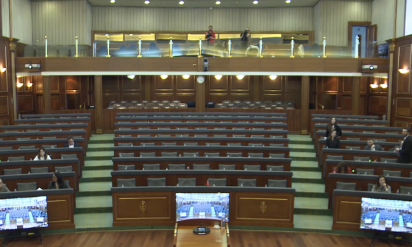 Lëvizja Vetëvendosje nuk kthehet në Kuvend pas pauzës, nis seanca për çmimet e naftës