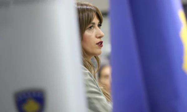 Nga protestat në rrugë me Vetëvendosjen deri te Presidenca, rrugëtimi 16 vjeçar i Albulena Haxhiut në politikë