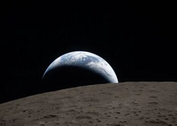 Astronautët e Artemis II kapin moment historik – Toka rishfaqet pas Hënës