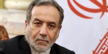 Ministri i Jashtëm i Iranit: Kalimi i sigurt nëpër Ngushticën e Hormuzit do të lejohet për dy javë