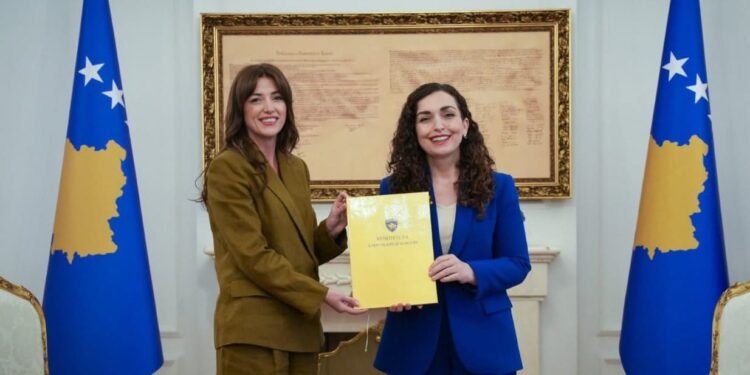 Katër ditë në Presidencë, Haxhiu ende pa vendim për anëtarin e KQZ-së: A do të rrezikojë shkeljen e Kushtetutës për VV-në?