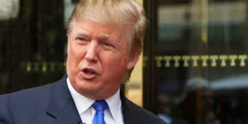 Trump: Ushtria amerikane mbetet pranë Iranit derisa të arrihet “marrëveshja e vërtetë”