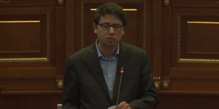 Murati: Ligji për çmimet tavan s’është kundër bizneseve, por kundër abuzimit në kohë krize