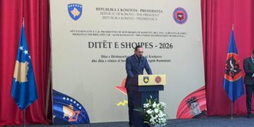 Djali i Agim Ramadanit: Ju lutem qëndroni bashkë, mos lejoni që sakrifica të zbehet,  ndërtoni shtetin ashtu siç e ëndërruan
