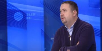 Latifi: Bota po ribëhet ndërsa shqiptarët në Kosovë s’e zgjedhin dot një president e në RMV s’po e mbrojnë përdorimin e gjuhës