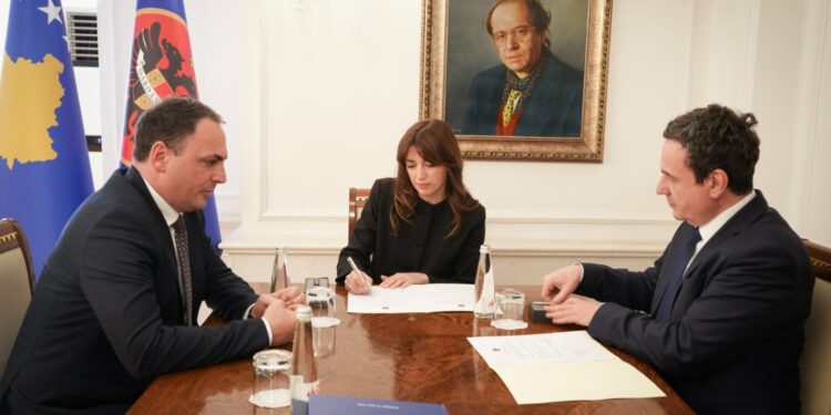 I vazhdohet mandati shefit të AKI-së