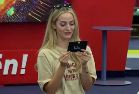 Selin thyen kutinë e emergjencës, çfarë shkruhej në zarf?