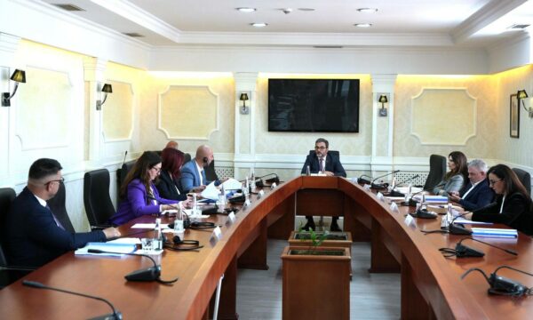 Të premten seancë plenare, këto janë pikat e rendit të ditës