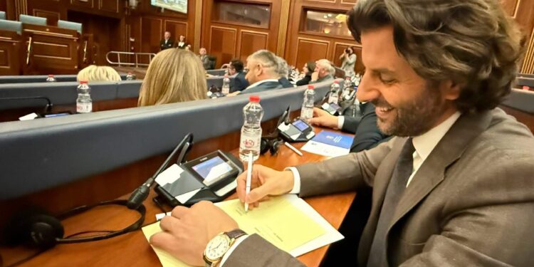 Banesë 450 mijë euro e vetura mbi 200 mijë euro- Kjo është pasuria e Nezir Krakit!