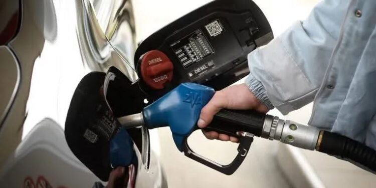 Çmimet tavan për sot: Nafta 1.65, benzina 1.39, gasi 0.88 euro për një litër