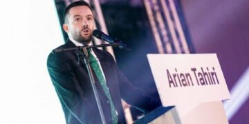 Tahiri: PDK-së s’i ka ardhur asnjë ftesë formale nga Kurti, mos t‘flasim për mesazhe me kërkesa për pazare