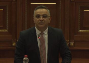 A do të marrë pjesë AAK në seancë për presidentin? Tahiri jep përgjigjen befasuese