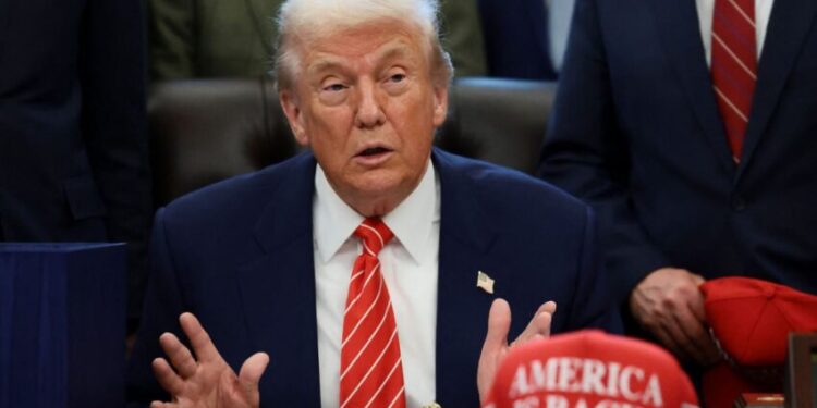 “Irani ndodhet në gjendje kolapsi”/ Trump: Po na kërkon që të hapim Ngushticën e Hormuzit