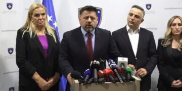 AAK: S’bëhemi pjesë e këtij komploti, Kurti është i vogël për ta shkatërruar Kosovën
