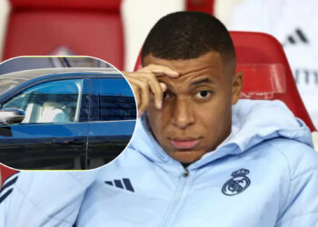 Kylian Mbappe fotografohet duke u puthur në veturë me aktoren e njohur