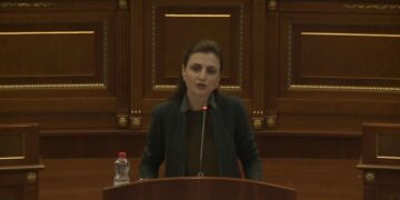 Artane Rizvanolli: Çmimi i rrymës në Kosovë mbetet më i ulëti në rajon
