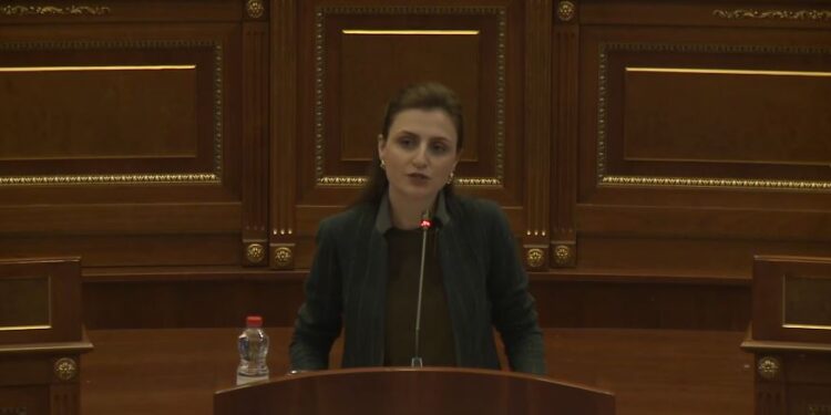 Artane Rizvanolli: Çmimi i rrymës në Kosovë mbetet më i ulëti në rajon