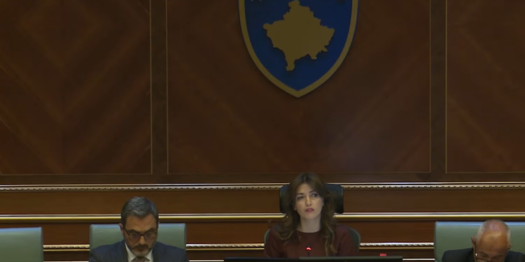 Albulena Haxhiu: Shpërndahet Kuvendi, zgjedhjet do të shpallen brenda afateve kushtetuese