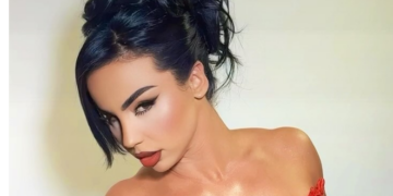 Linda Halimi sjell poza joshëse në bikini që sfidojnë imagjinatën