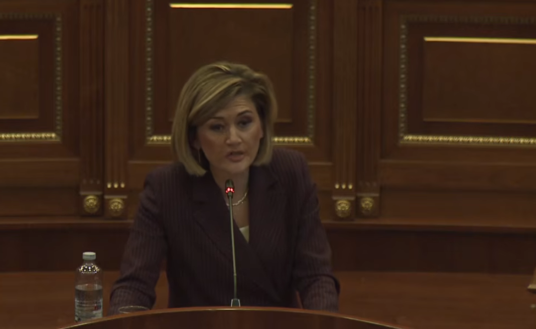 Kusari-Lila: Çmimi tavan për naftën është 1.83 euro, ftoj qytetarët t’i denoncojnë keqpërdoruesit