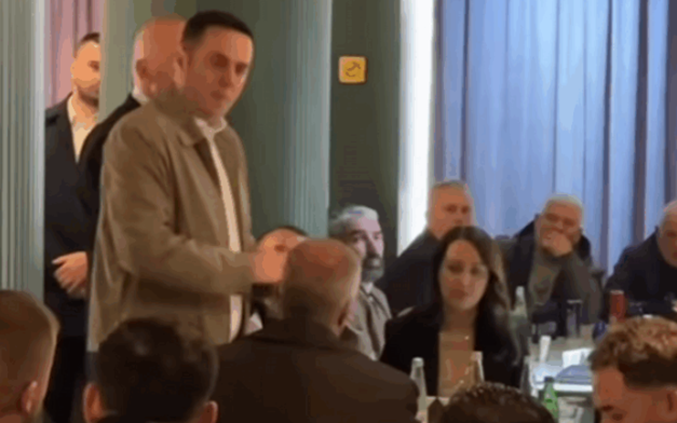 “Aromë zgjedhjesh”/Abdixhikut i bie ndërmend se duhet të del në terren, pse s’po vepron njëjtë gjatë gjithë kohës?