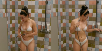 Soni nis ditën në dush, ekspozon asetet në bikine (VIDEO)