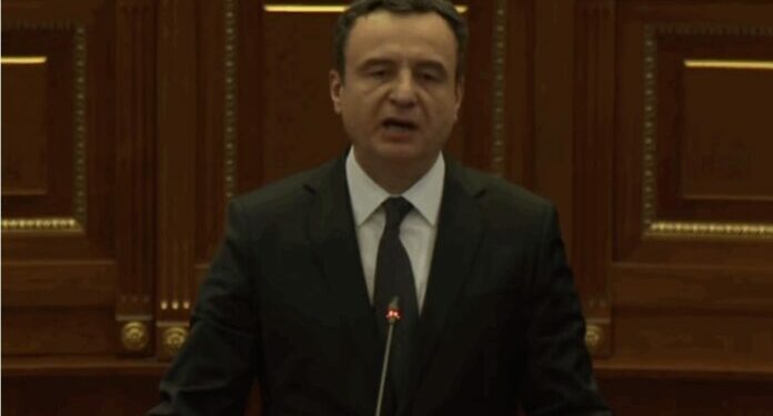 Kurti sulmon rëndë mediat: “Para me thasë – argat të armiqve tanë