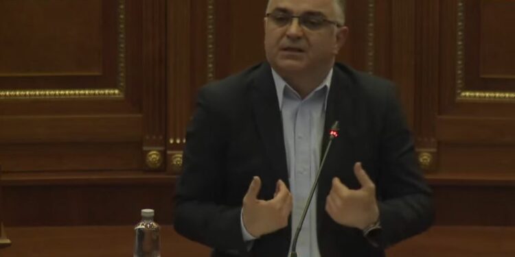 Tahiri: A jemi vendi më i pasur në Evropë që s’po marrim veprime për çmimin e naftës