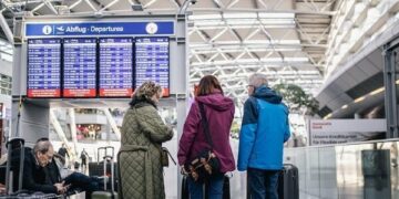 Kaos në linjat e fluturimeve në Gjermani, anulohen qindra udhëtime