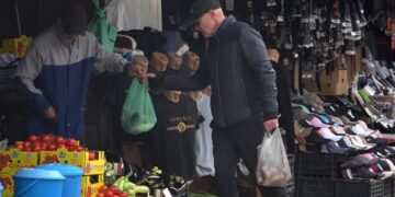 Gjashtë euro vezët, shtrenjtohen edhe perimet – ankohen qytetarët e tregtarët thonë se s’kanë konsumatorë