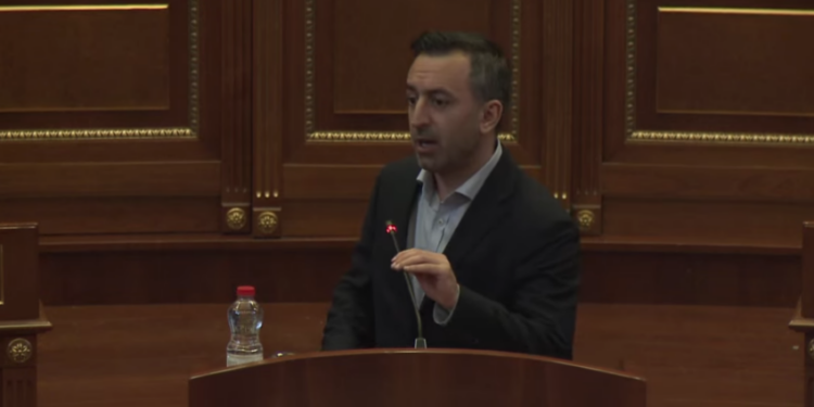 Rrëshqitja e dheut në autostradë, deputeti i kërkon Bashës ndërhyrje urgjente: S’duhen justifikime, ndodhën aksidente me fatalitet