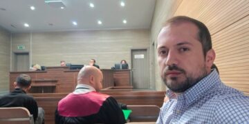 Paradite u paralajmërua urdhër-arrest ndaj tij, Egzon Azemi del para gjyqit pasdite