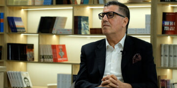 Haziri për Kurtin: Po e çon qëllimisht vendin drejt zgjedhjeve të reja, e ka ndryshuar vetëm formën dhe metodën