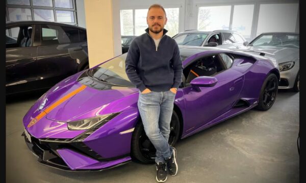 Hajnat ia vjedhin Porschen e 200 mijë eurove, pronari shqiptar i sallonit në Zvicër e sheh ngjarjen në kamera