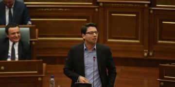 Ministri Murati: Opozita s’e votoi trajtimin e rishikimit të buxhetit, do të mundësohej Pako 200 milionëshe për Inflacionin