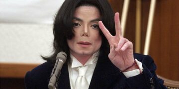 Michael Jackson “fiton” ende miliona dollarë edhe pas vdekjes
