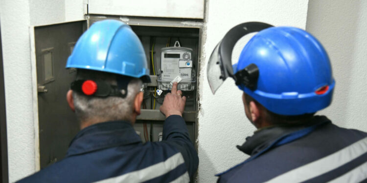 Fillon verifikimi i ankesave të para nga konsumatorët për njehsorët elektrikë